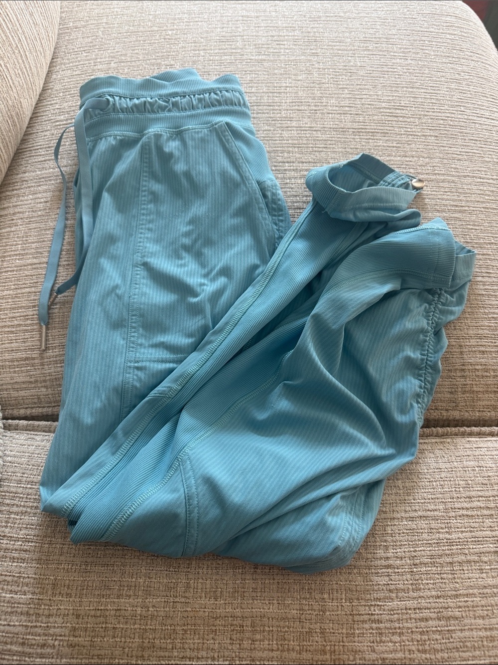Lululemon Light Blue stripes unique has pockets  Jogger Pants size 2